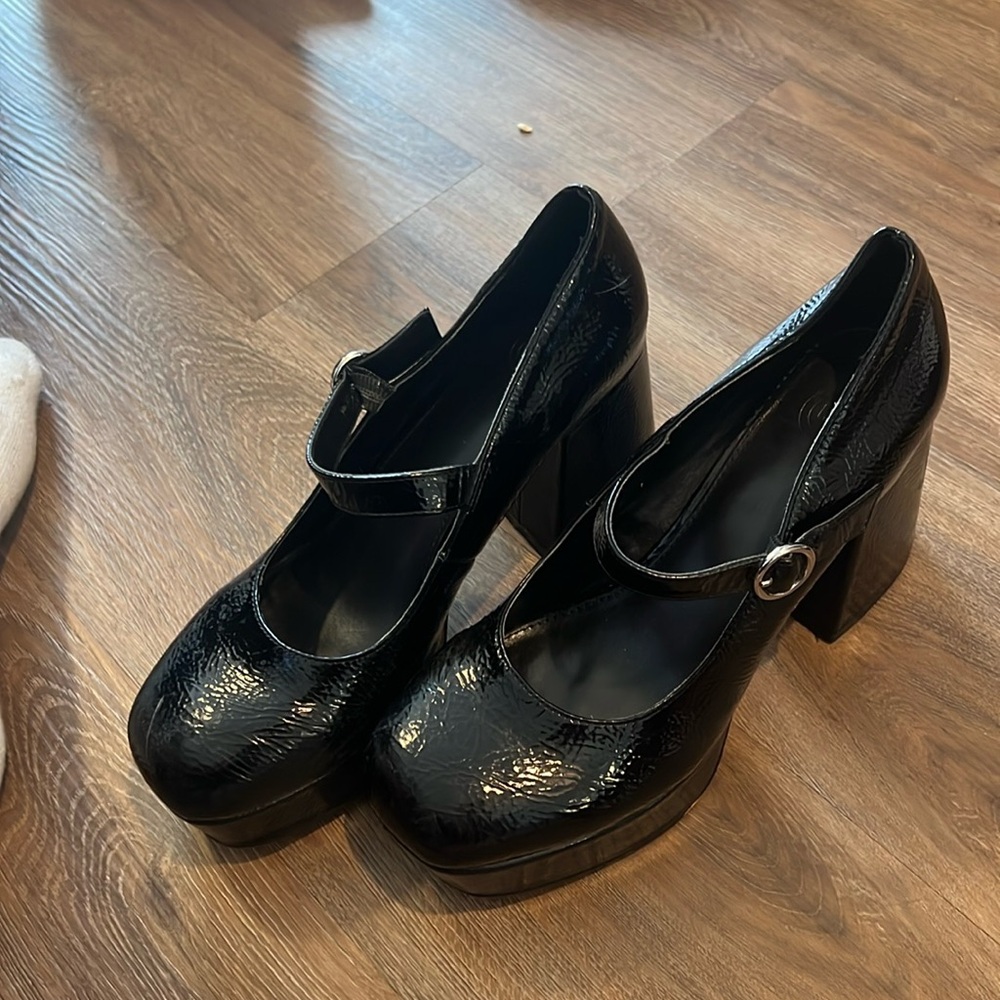 Urban outfitters Mary Jane heels 3 inches